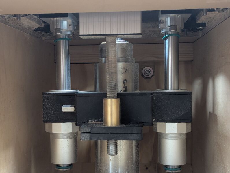 Fil:Table router internals closeup.jpg