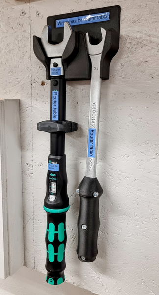 Fil:Table router wrenches.png